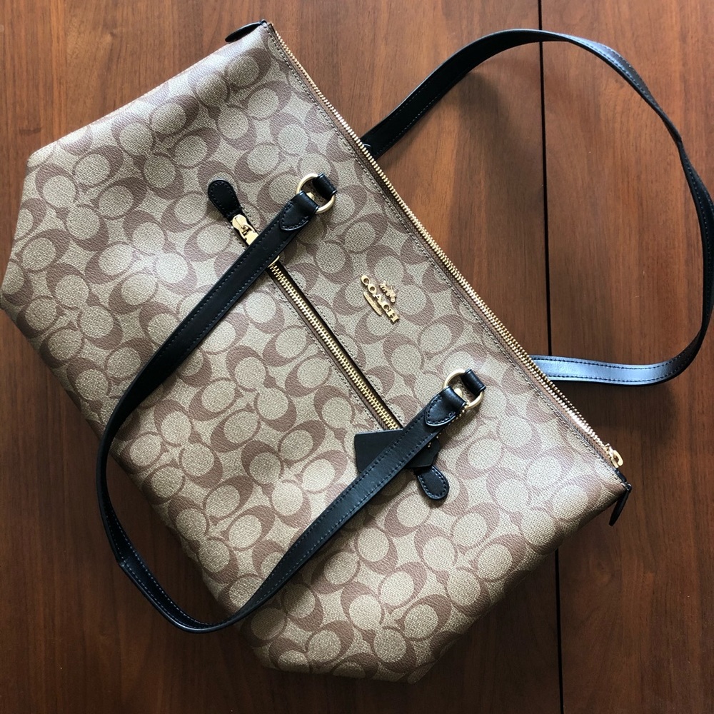 Nwt Coach Gallery Tote Bag, Khaki/Black